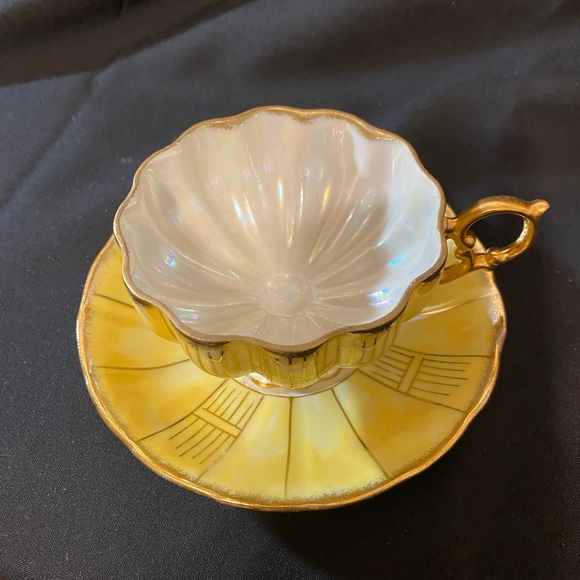 Vintage Yellow Fancy Royal Sealy cup and saucer - Picture 3 of 5